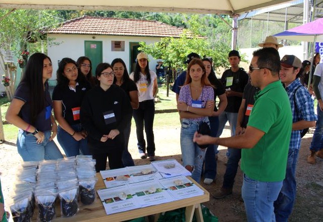 Tera promove ‘Dia de Campo’ com produtores do Circuito das Frutas