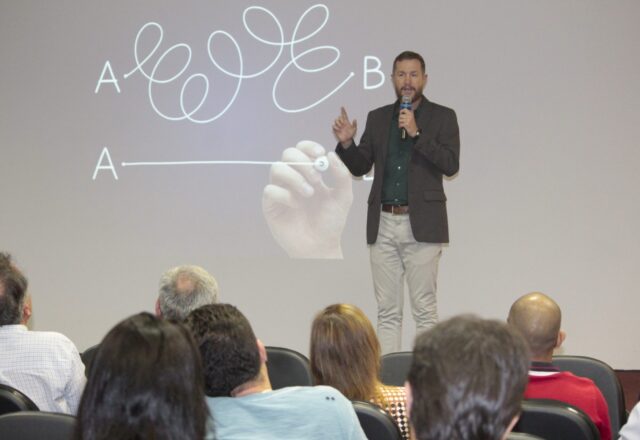 Professor da Fundação Dom Cabral traz insights valiosos para os empresários