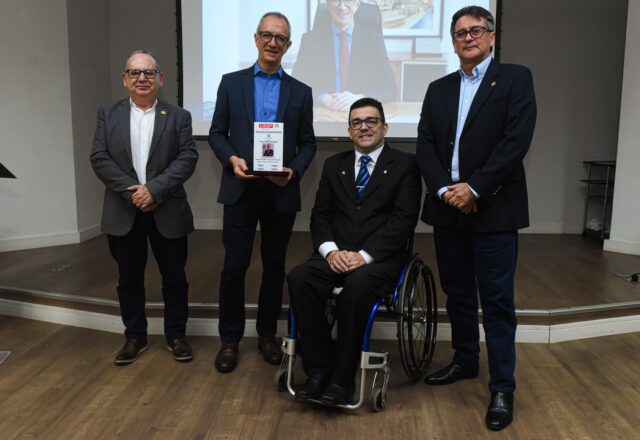 O CIESP-Piracicaba, participou da homenagem da entrega do Título de Cidadão Piracicabano ao Presidente da OJI Papéis Especiais