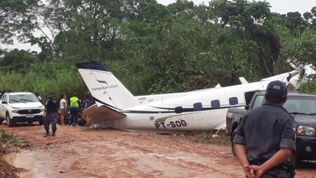 Temporal fez 2 aeronaves desistirem de pousar antes de avião cair em Barcelos, no AM