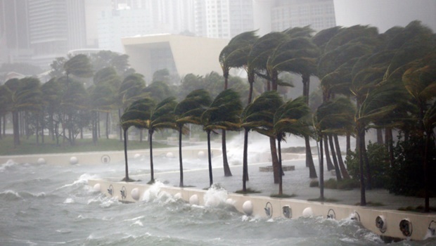 Tempestade tropical Lee avança sobre o Caribe e deve virar furacão “extremamente perigoso”