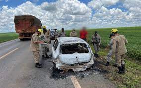 Corpos são encontrados carbonizados dentro de carro em Guayaquil, Equador…