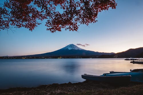 Cidade japonesa ergue barreira para impedir selfies de turistas com o Monte Fuji