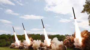 Coreia do Norte faz primeira simulação de contra-ataque nuclear, diz mídia estatal